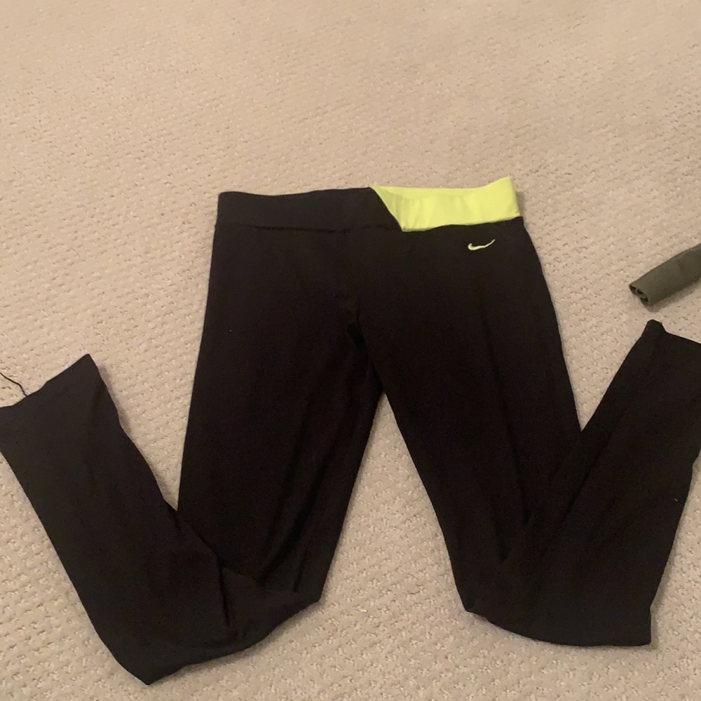 Nike - Picture 2 of 2